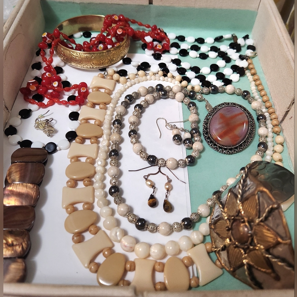 VTG Costume Jewelry LOT Milkglass ItalianGlass Molded Glass Genuine Gemstone